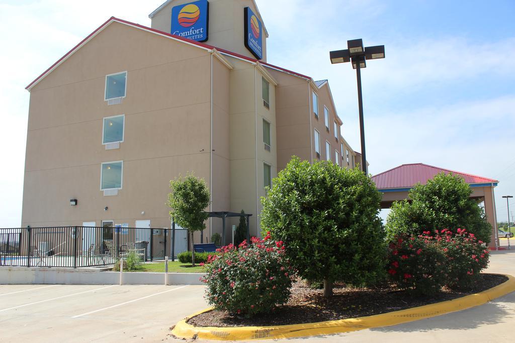 Comfort Inn & Suites Elk City Exterior photo