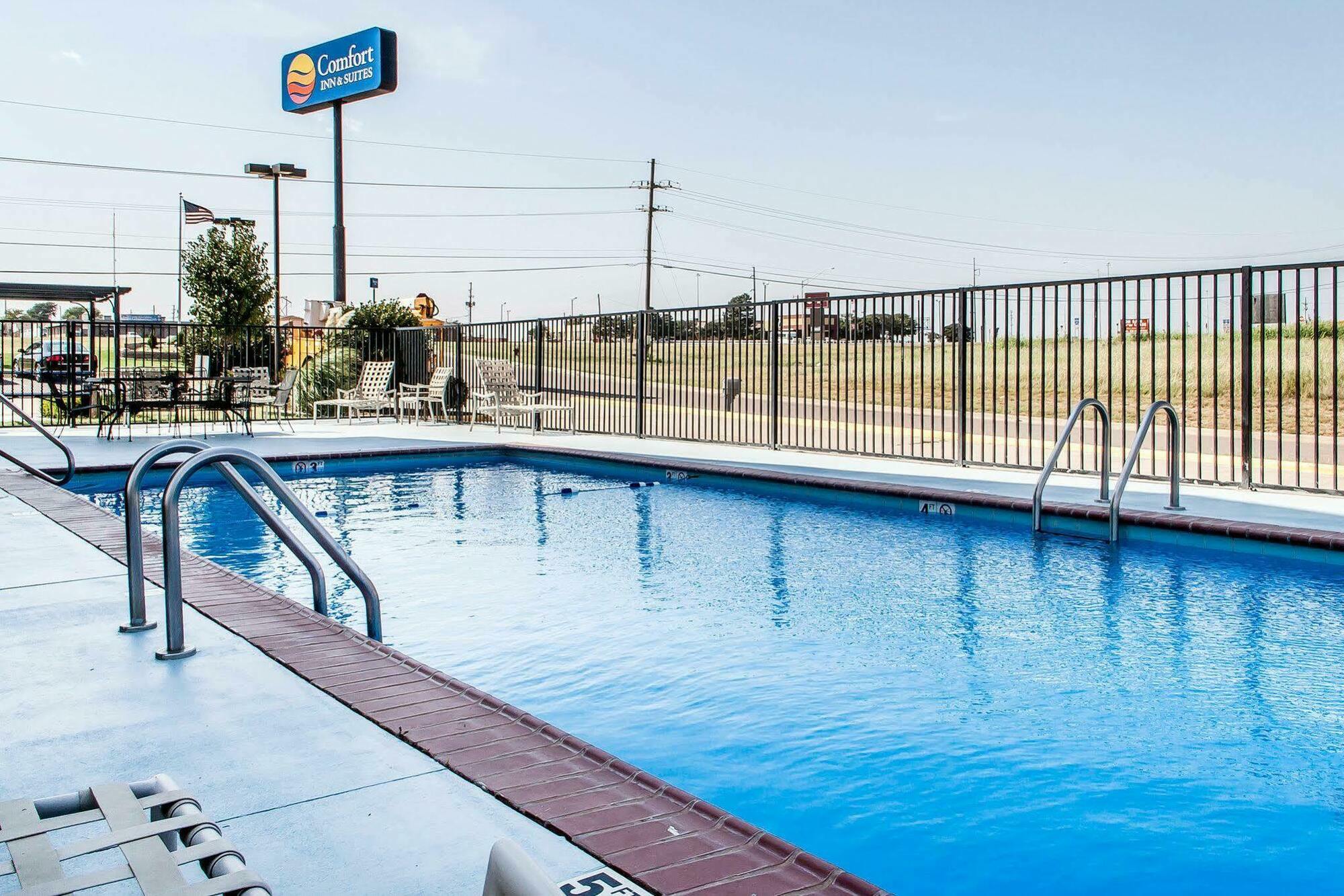 Comfort Inn & Suites Elk City Exterior photo